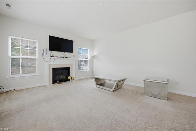 1423 Kemp Bridge LN, Chesapeake, VA 23320