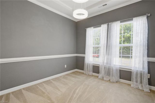 1423 Kemp Bridge LN, Chesapeake, VA 23320