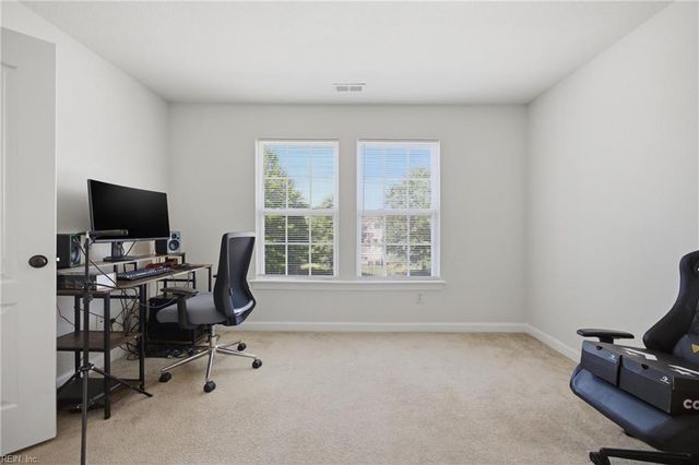 1423 Kemp Bridge LN, Chesapeake, VA 23320