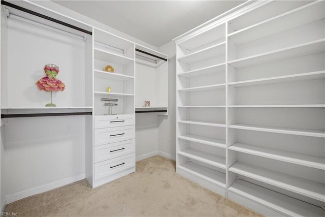 1423 Kemp Bridge LN, Chesapeake, VA 23320