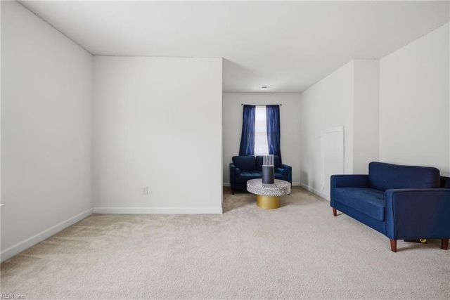 1423 Kemp Bridge LN, Chesapeake, VA 23320