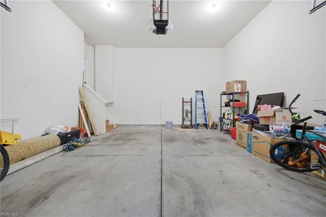1423 Kemp Bridge LN, Chesapeake, VA 23320