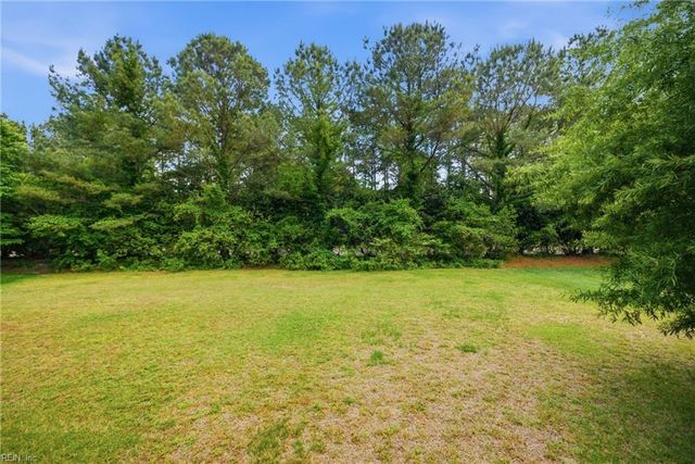1423 Kemp Bridge LN, Chesapeake, VA 23320