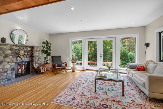 4868 Ny-212, Willow, NY 12495