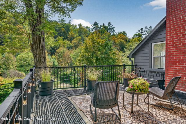 4868 Ny-212, Willow, NY 12495