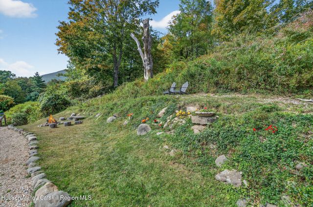 4868 Ny-212, Willow, NY 12495