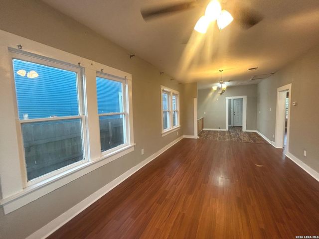 1607 Hays, San Antonio, TX 78202