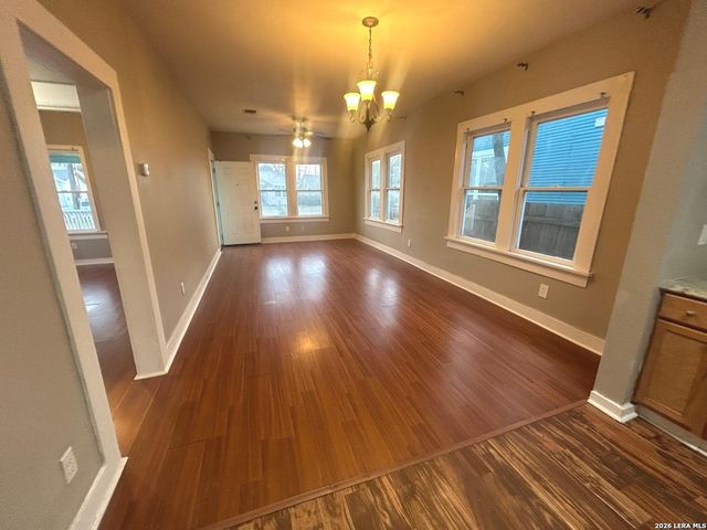 1607 Hays, San Antonio, TX 78202