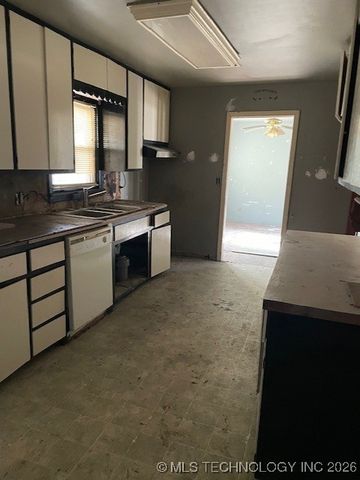 111 Irving Street, Pryor, OK 74361