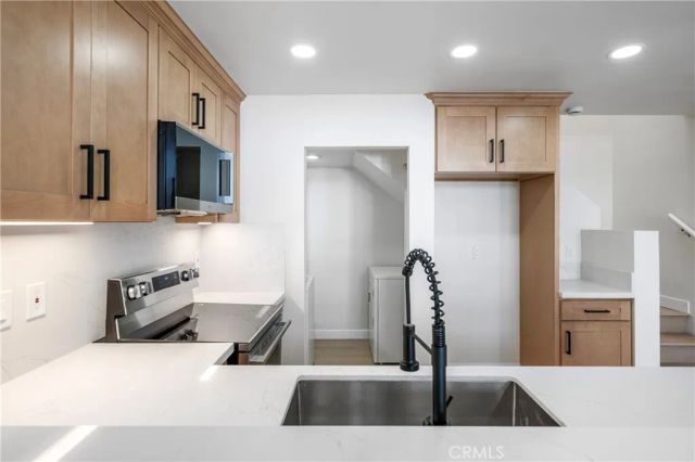 27 Fallingstar 25, Irvine, CA 92614