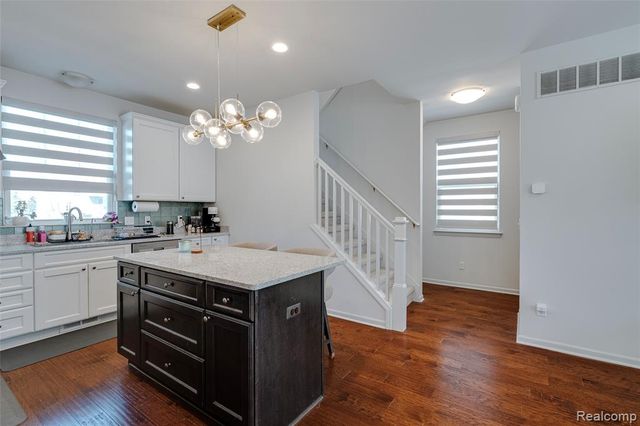 3211 Johanna Ware, Wixom, MI 48393