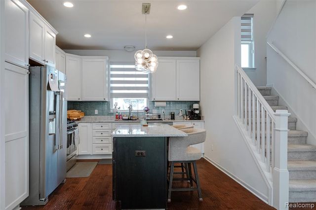 3211 Johanna Ware, Wixom, MI 48393