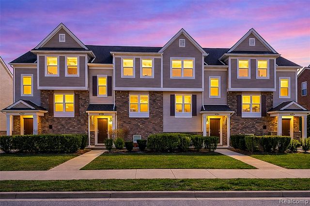3211 Johanna Ware, Wixom, MI 48393