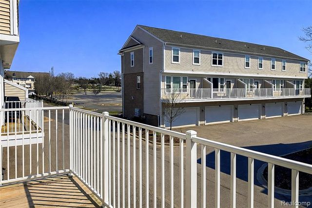 3211 Johanna Ware, Wixom, MI 48393