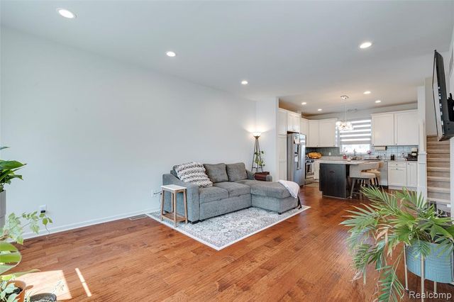 3211 Johanna Ware, Wixom, MI 48393