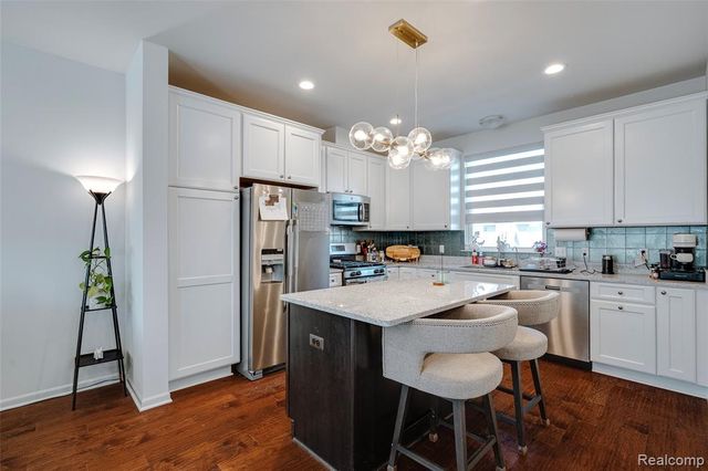 3211 Johanna Ware, Wixom, MI 48393