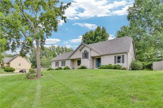 2501 NW Shady Bend Lane, Lee's Summit, MO 64081