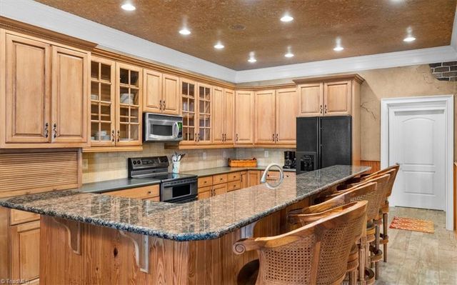 344 Lake Point Lane, Belews Creek, NC 27009
