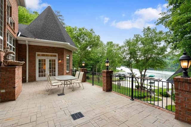344 Lake Point Lane, Belews Creek, NC 27009