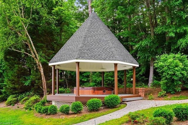 344 Lake Point Lane, Belews Creek, NC 27009