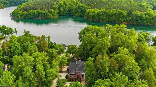 344 Lake Point Lane, Belews Creek, NC 27009