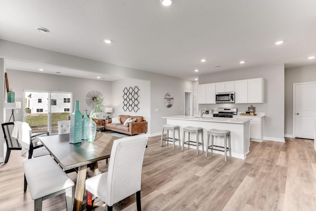 901 Greenlawn Avenue W, Delano, MN 55328