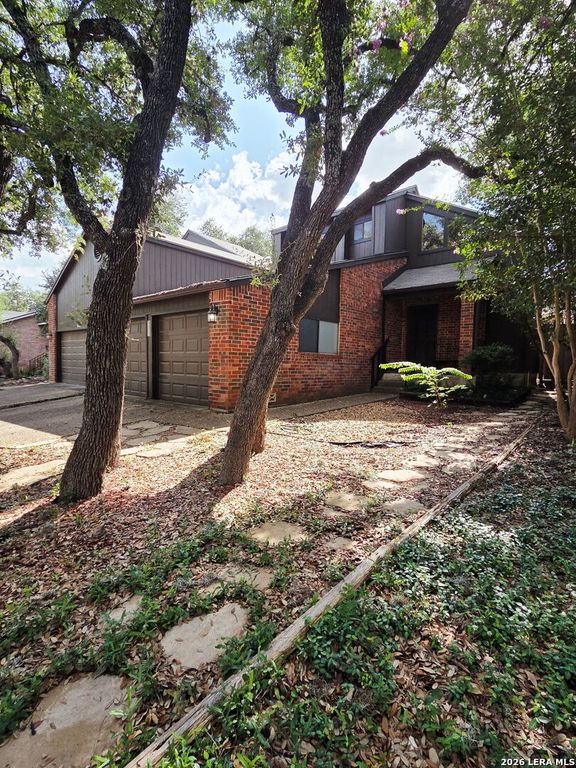 9317 Whisper Pt, San Antonio, TX 78240