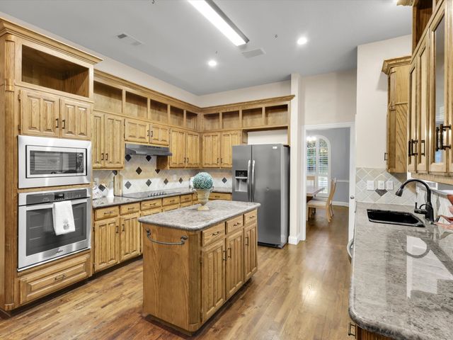3204 Tranquility Drive, Arlington, TX 76016