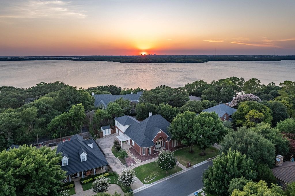 3204 Tranquility Drive, Arlington, TX 76016