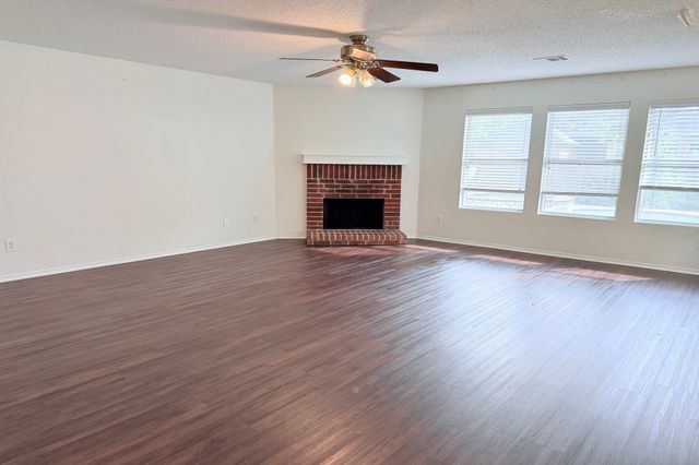 7909 Mosstree Drive, Arlington, TX 76001