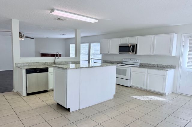 7909 Mosstree Drive, Arlington, TX 76001