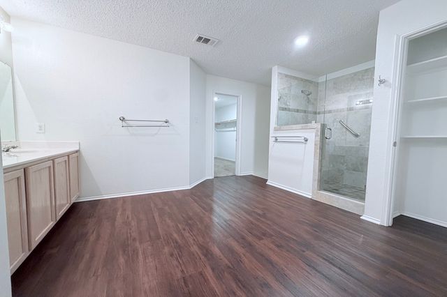 7909 Mosstree Drive, Arlington, TX 76001