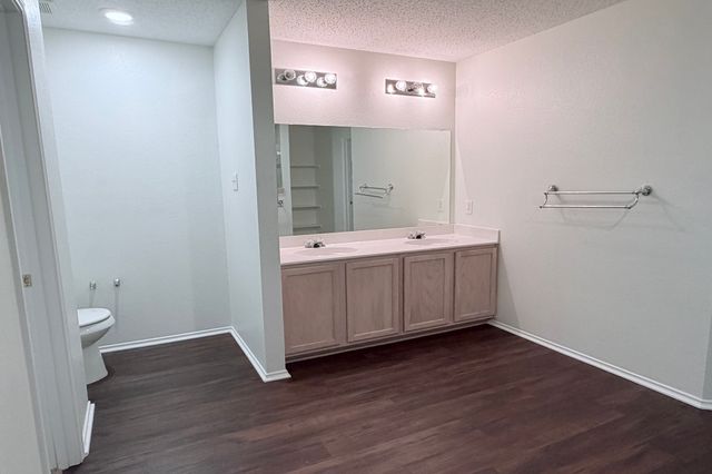 7909 Mosstree Drive, Arlington, TX 76001