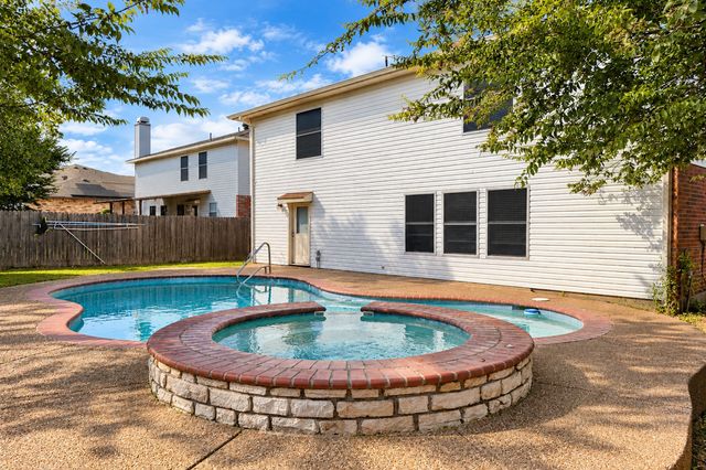 7909 Mosstree Drive, Arlington, TX 76001