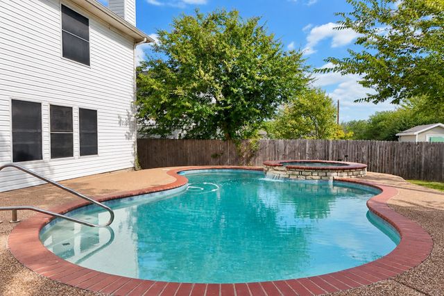 7909 Mosstree Drive, Arlington, TX 76001