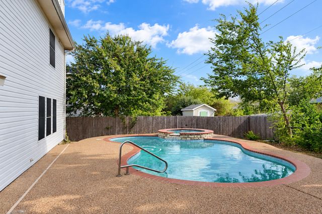 7909 Mosstree Drive, Arlington, TX 76001