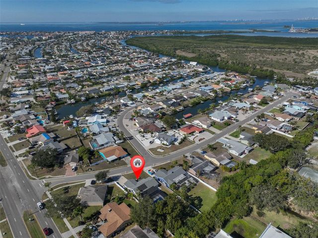 6503 MANILA PALM WAY, Apollo Beach, FL 33572