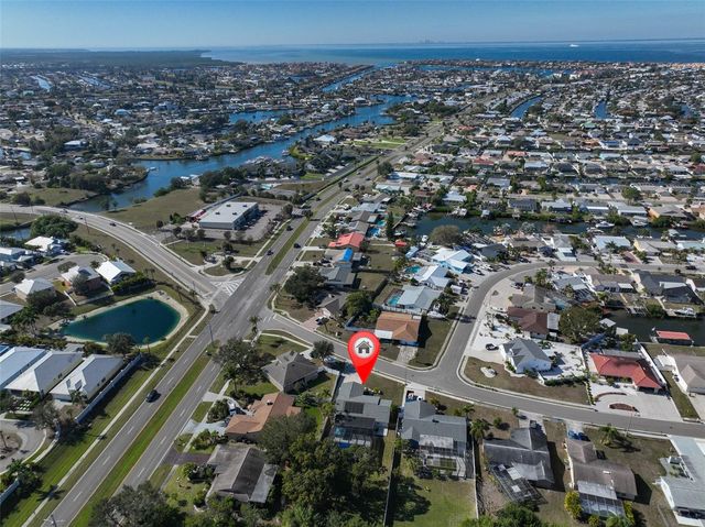 6503 MANILA PALM WAY, Apollo Beach, FL 33572