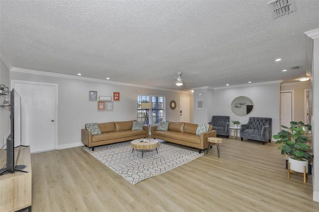 6503 MANILA PALM WAY, Apollo Beach, FL 33572