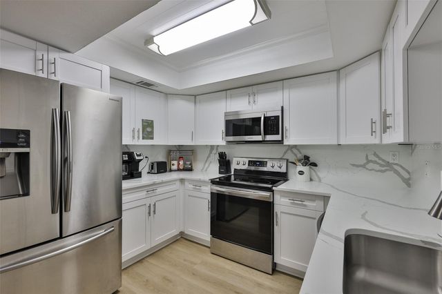 6503 MANILA PALM WAY, Apollo Beach, FL 33572