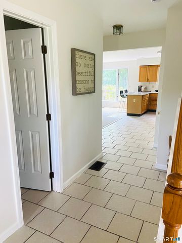 175 Meadows End Road, Milford, CT 06460