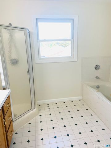 175 Meadows End Road, Milford, CT 06460