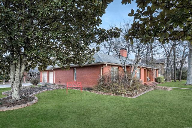 1005 Loyola Dr Drive, Little Rock, AR 72211