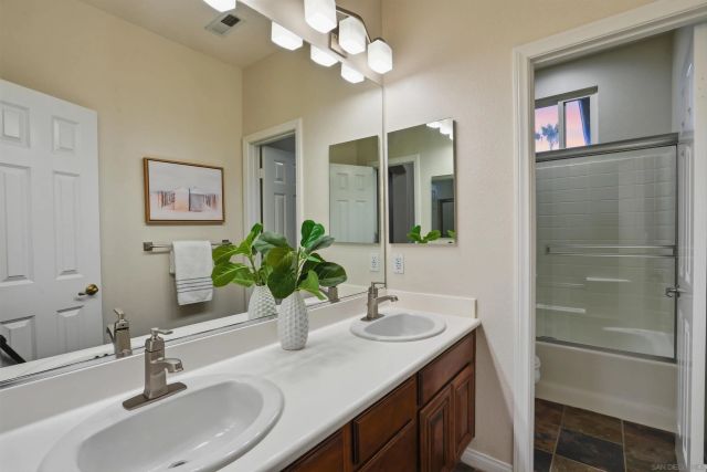 6104 Paseo Valiente, Carlsbad, CA 92009