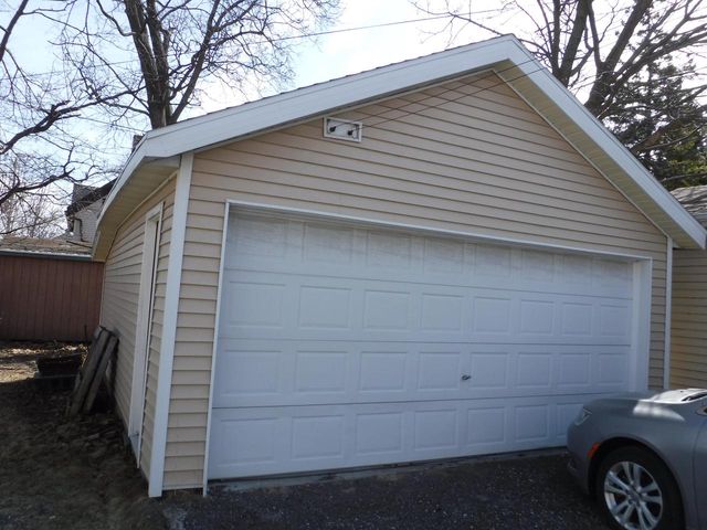 909 S 21st STREET, Manitowoc, WI 54220