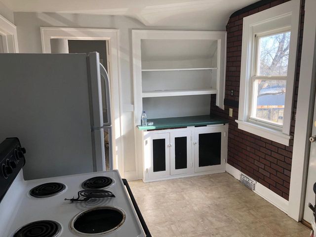 909 S 21st STREET, Manitowoc, WI 54220