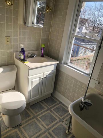 909 S 21st STREET, Manitowoc, WI 54220