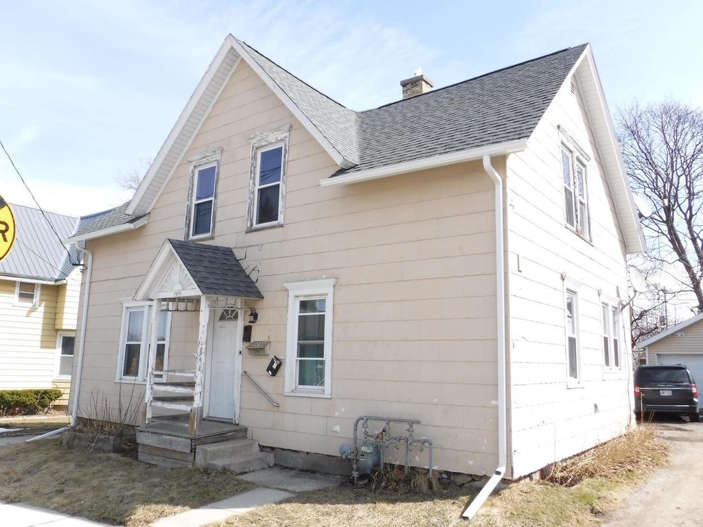 909 S 21st STREET, Manitowoc, WI 54220