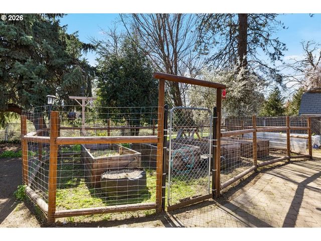 1408 SISKIYOU Blvd, Medford, OR 97504