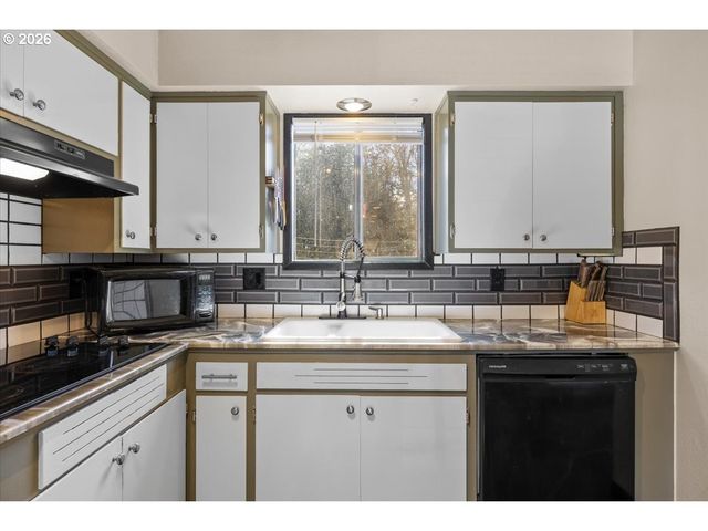 1408 SISKIYOU Blvd, Medford, OR 97504